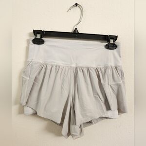 Lululemon Women's Squad Goals Shorts 3.5" Stretchy Athletic Light Gray‎ Size 4